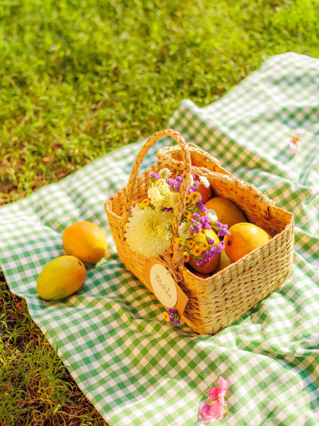 Mango Kauna Basket - Mahua Floral Studio
