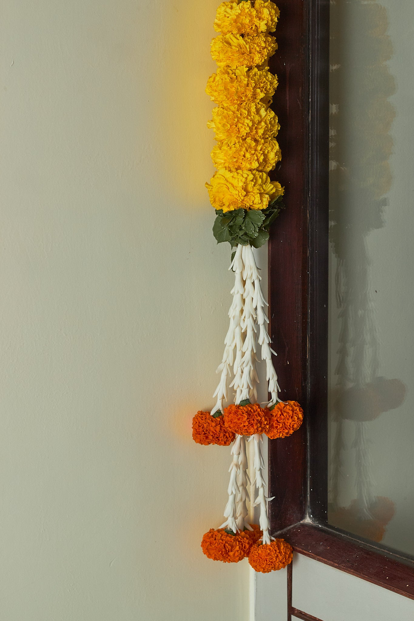 Buy Parandi Latkan by  Mahua Floral Studio.