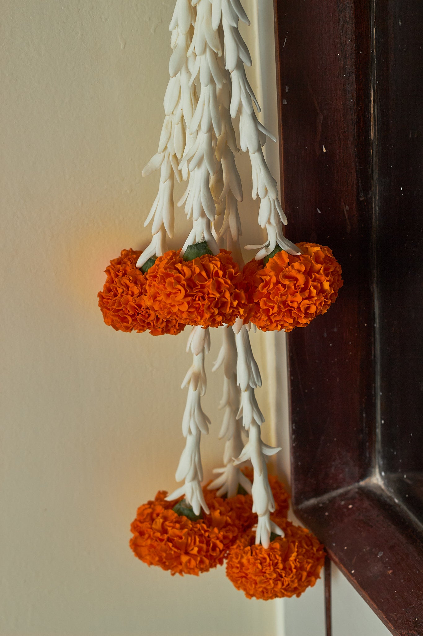 Buy Parandi Latkan by  Mahua Floral Studio.