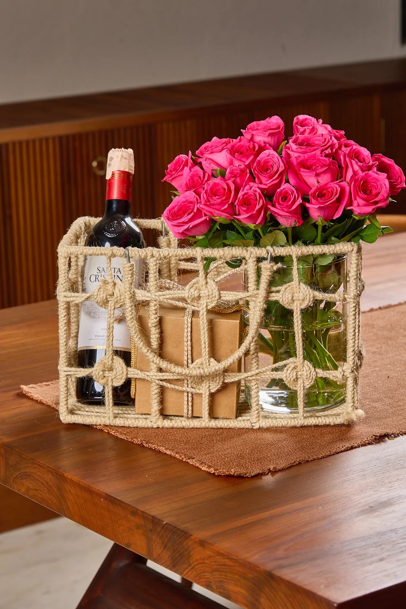 Je t'aime Basket - Mahua Floral Studio