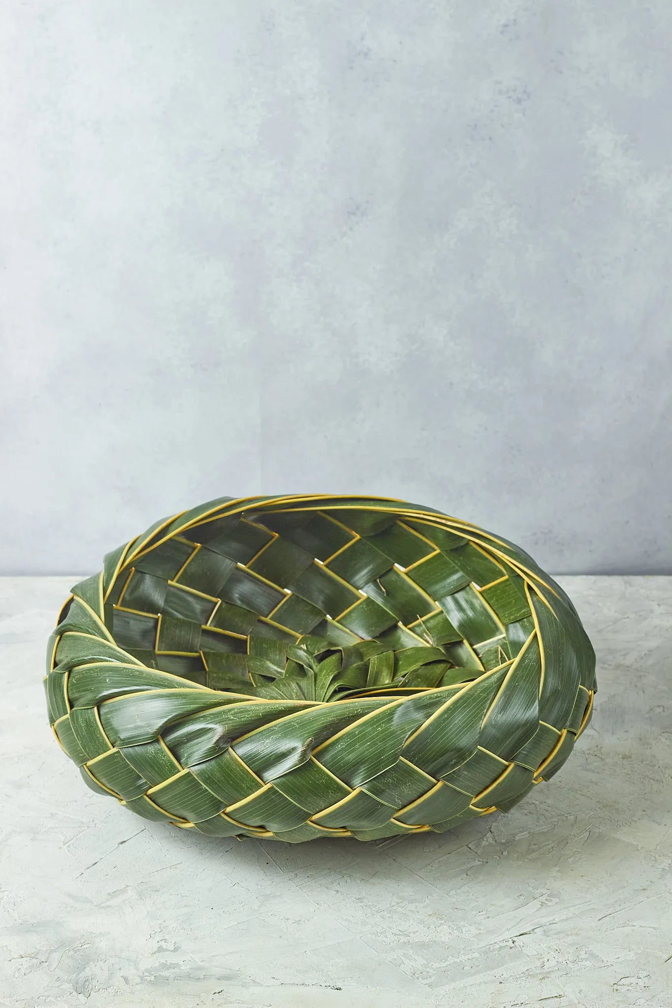 Round Woven Leaf Basket - Mahua Floral Studio